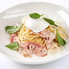 Паста Карбонара с яйцом пашот,Спагетти